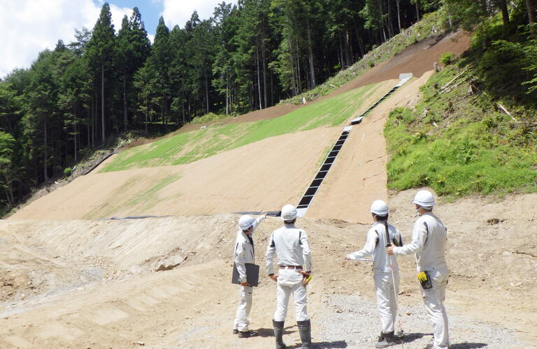 様々な工事を行う作業員の正社員を募集しております | 飯田市で土木工事の求人ならクラウニング株式会社